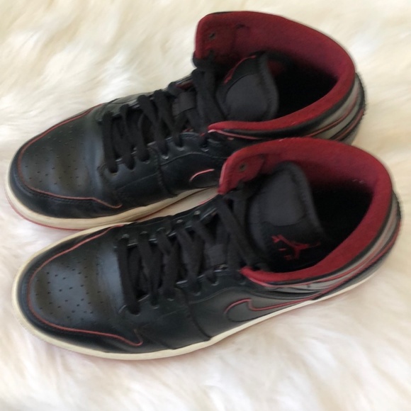 Air Jordan 1 Mid Retro \'Blk/Blk/Red\' 554724-028 Size 8 main image 11